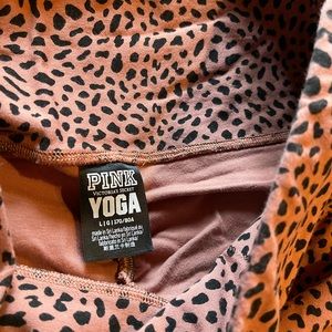 VS PINK cheetah yoga leggings